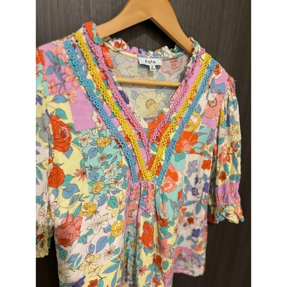 Fate Anthropologie Women Small Floral Flower Power 70s V-Neck - Picture 8 of 9